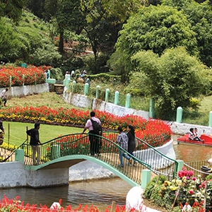 Enjoy peaceful valley views at Lady Canning’s Seat near De Castle Coonoor—ideal for nature lovers