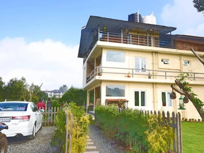 Book a peaceful holiday home stay at De Castle Villa in Coonoor with comfort and scenic surroundings